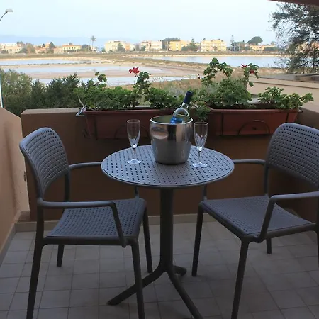 Bed & Breakfast La Tuia E Il Tasso Cagliari
